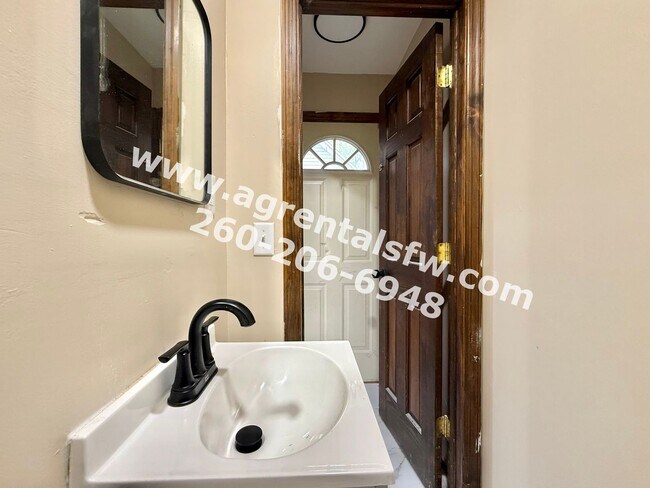 Building Photo - 1829 Broadway