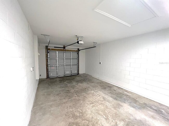 Building Photo - 12 Seton Pl