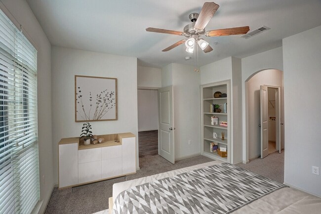 Building Photo - High-End Living, Perfectly Executed!