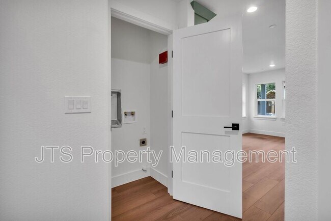 Building Photo - 4712 65th St