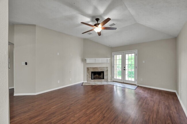 Building Photo - 319 Cape Conroe Dr