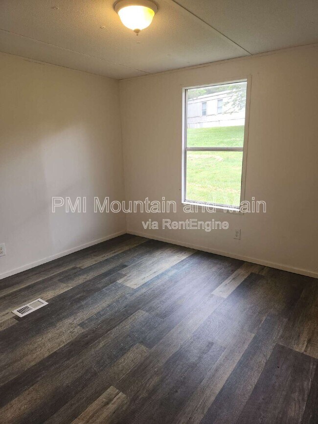 Building Photo - 26 Misty Mountain Way