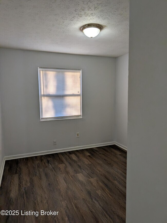 Building Photo - 3224 Springfield Dr