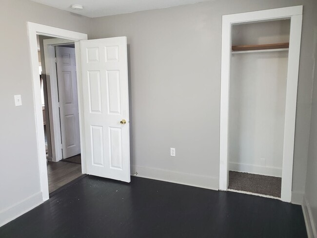 Building Photo - Very nice and recently remodeled 2BR rancher with 1 car garage