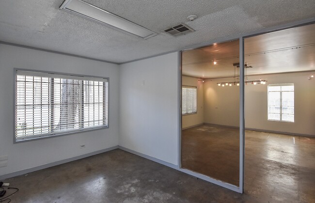 Building Photo - 1310 E 29th St