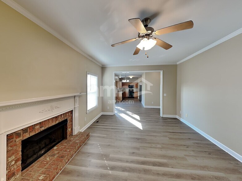 Building Photo - 7008 Masonboro Dr