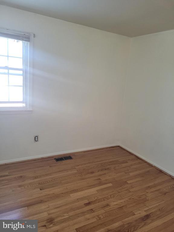 Building Photo - 100 Essenton Dr