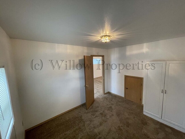Building Photo - 3 Bedroom Lakewood Duplex