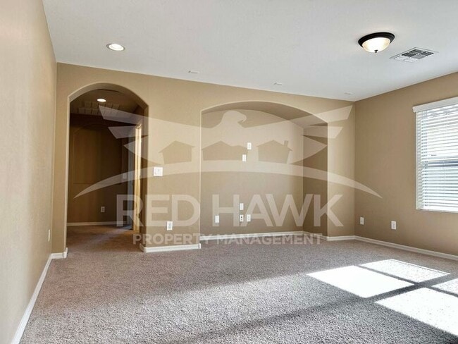 Building Photo - 850 S Henry Ln