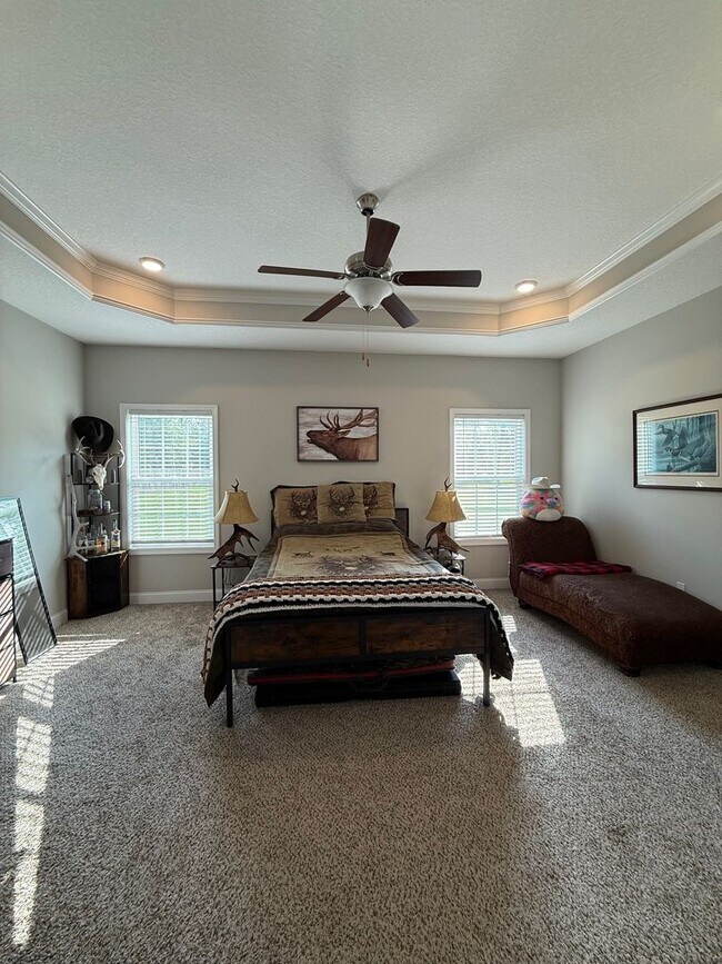 Building Photo - MOVE IN SPECIAL $400.00 OFF FIRST MONTH RE...