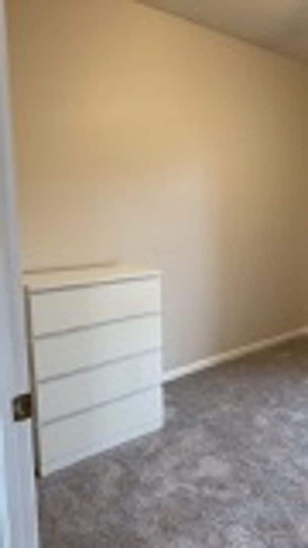 Building Photo - Cozy 1-Bedroom Condo | Low-Maintenance Living in a Great Location