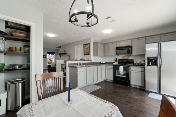 Building Photo - 323 Stewarts Landing Cir