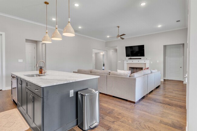 Building Photo - 3938 McElroy Farms Dr