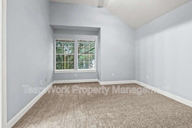 Building Photo - 5914 Tampa St