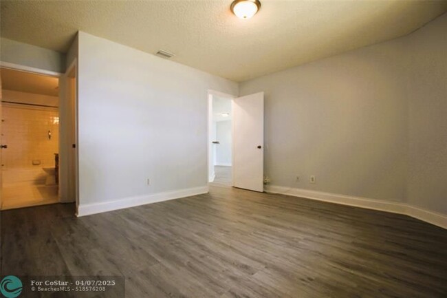 Building Photo - 3457 NW 44th St