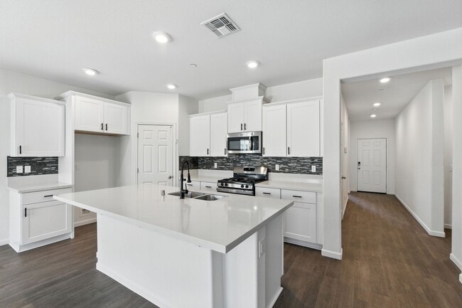 Building Photo - Modern, solar-ready, 3 bed / 2 bath House ...