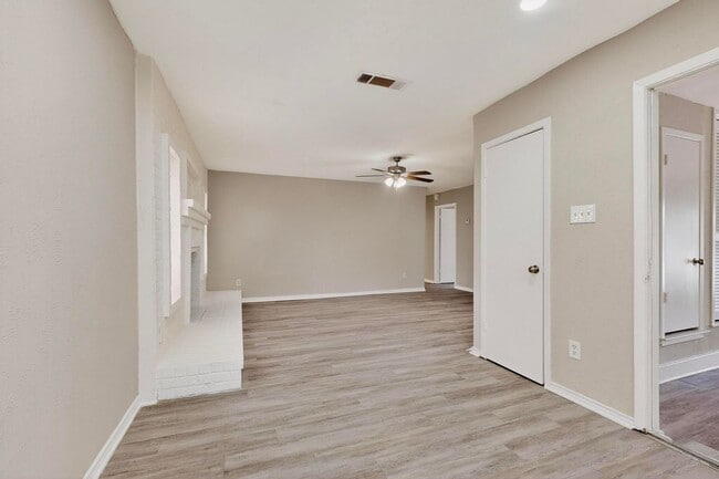 Building Photo - Cozy Living Near Rockwall Lake