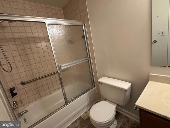 Building Photo - 5405 Delray Dr