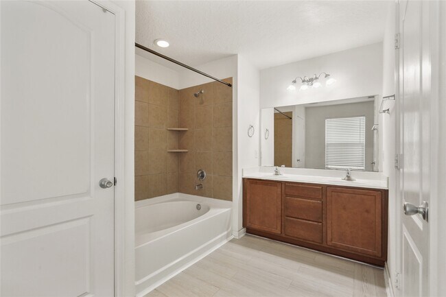 Building Photo - 22207 Woodseem Ct