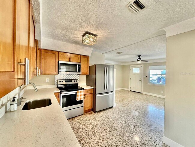 Building Photo - 2918 10th Ave N