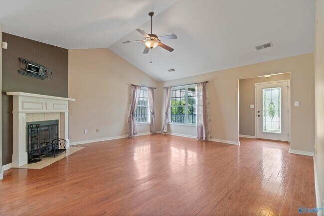 Building Photo - 108 Landings Way Dr