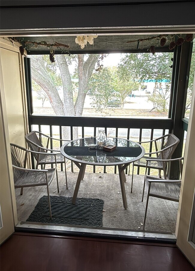 Building Photo - 1516 Bay Area Blvd