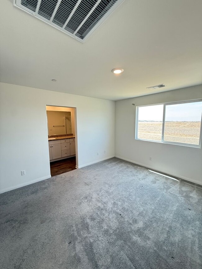 Building Photo - Fall in love with this NEWER  5 bedroom 4 ...
