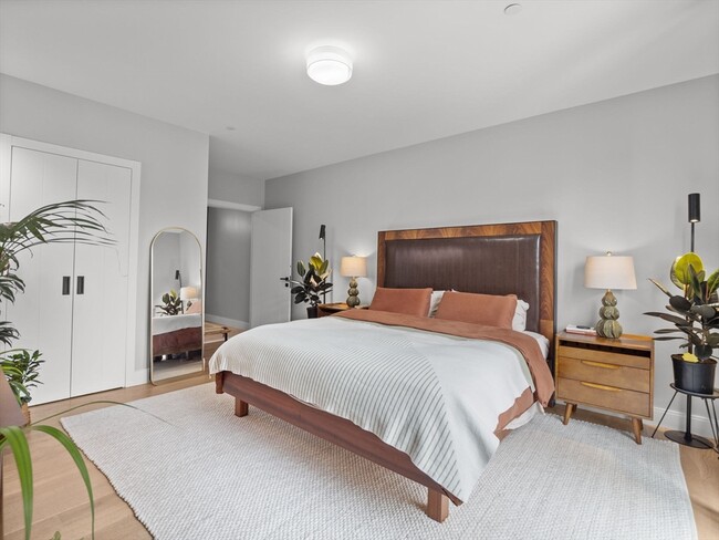 Building Photo - 9 Central St