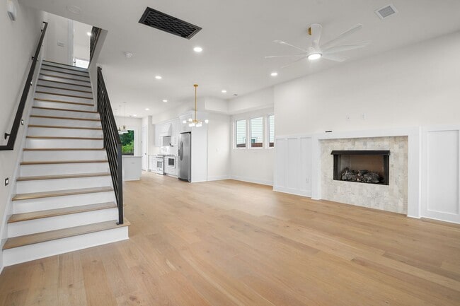 Building Photo - 1159 Carter St