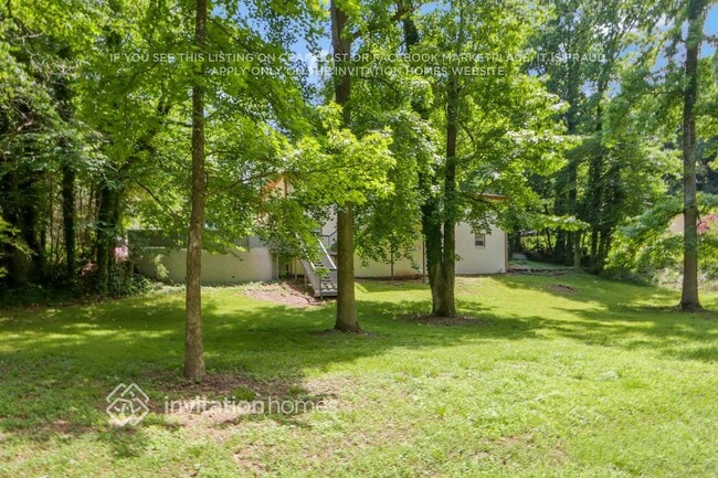 Building Photo - 5888 Simone Dr