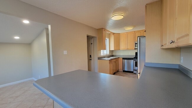 Building Photo - 1107 Topaz Dr