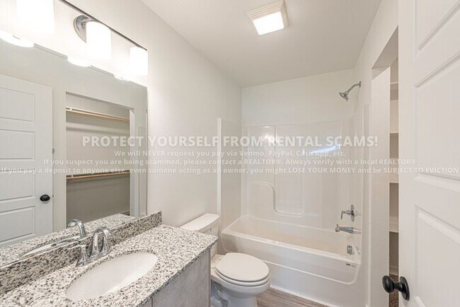 Building Photo - 621 St Charles Pl