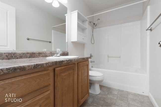 Building Photo - Sky Hawk Townhome