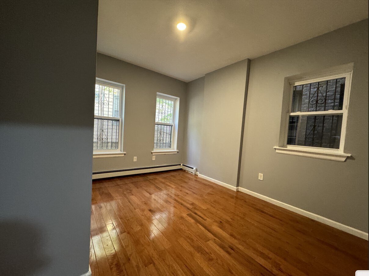 240 Bergen Ave 1R - 232 Bergen Ave