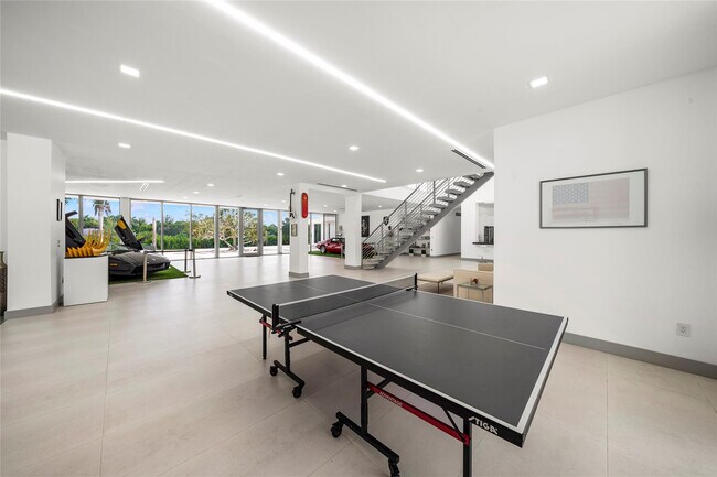 Building Photo - 17250 SW 52nd Ct