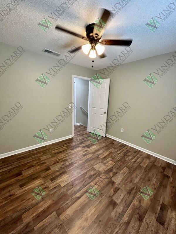 Building Photo - 19 Oak Grove Ln NW