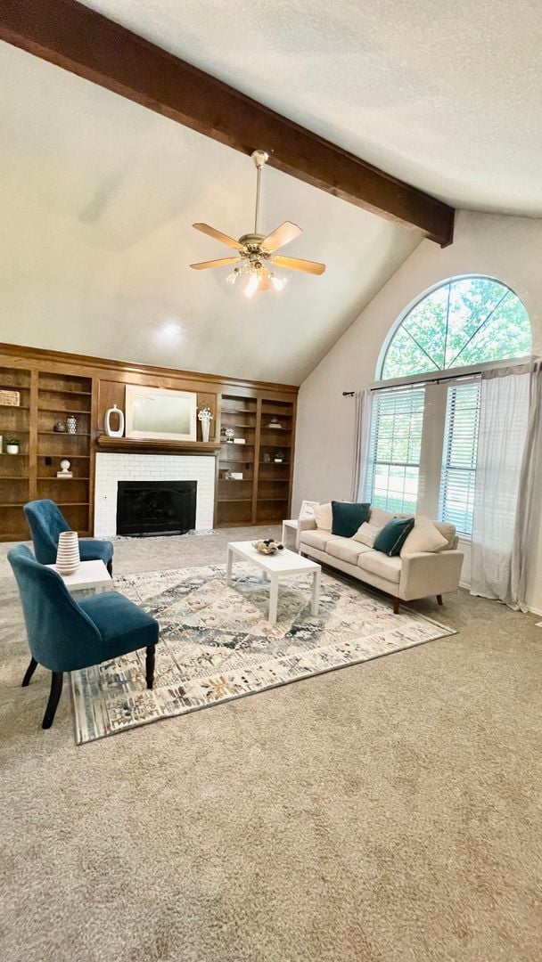 Building Photo - Gorgeous Pool Home w/ 4bd /2.5ba/Fireplace