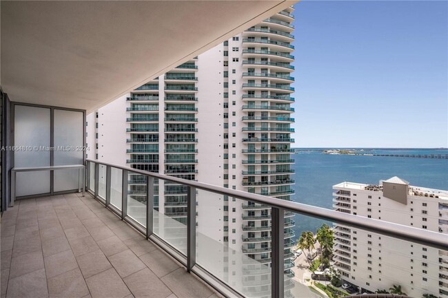 Building Photo - 1300 Brickell Bay Dr