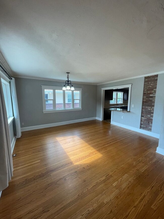 Building Photo - Beautiful 4-Bedroom House