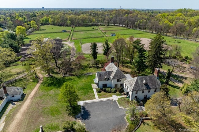 Building Photo - 203 Store Hill Rd