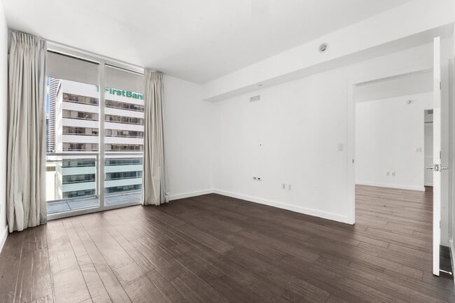 Building Photo - 951 Brickell Ave