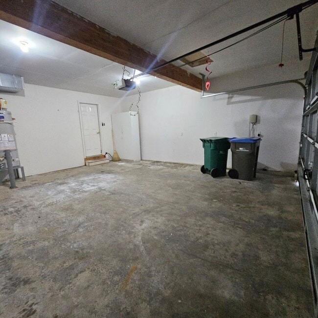 Building Photo - Beautiful CK School District Home Backing to Greenbelt – Pets Negotiable!