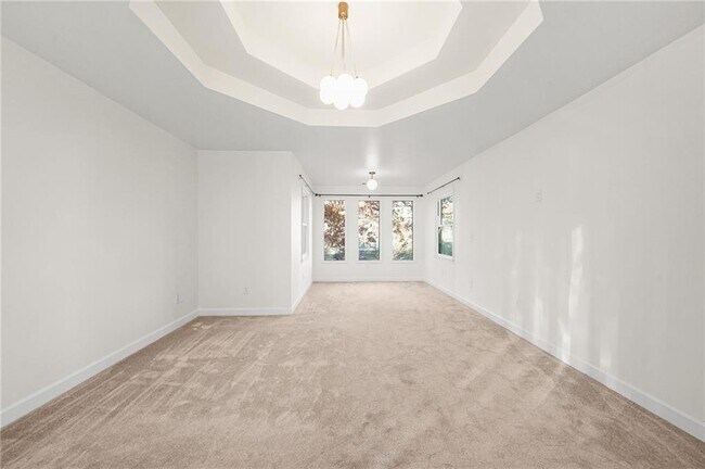 Building Photo - 1086 Pine Grove Ave NE