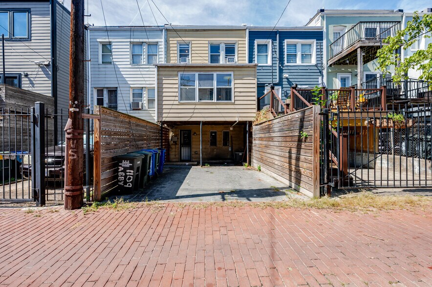 Building Photo - 1109 Abbey Pl NE