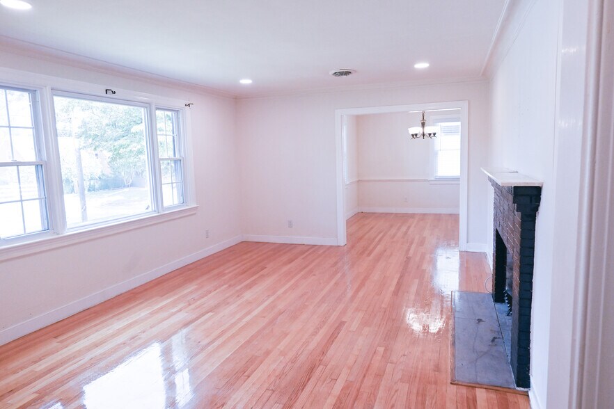 Building Photo - 6013 Patterson Ave