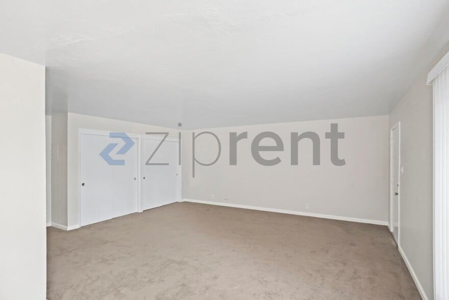 Building Photo - Unit 1