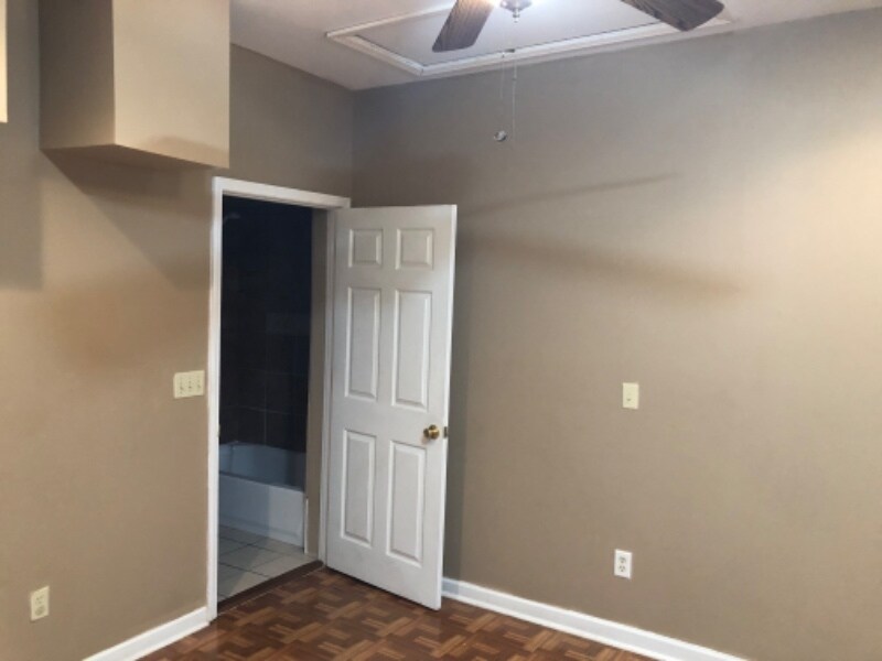 Building Photo - 1102 College St