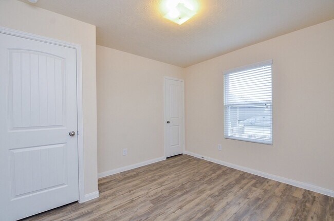 Building Photo - 24226 Ravenna Oaks Ct