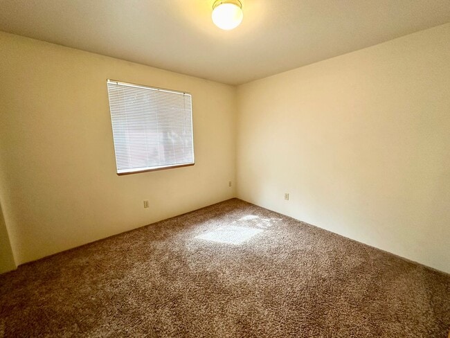 Building Photo - 808 Juniper Ave