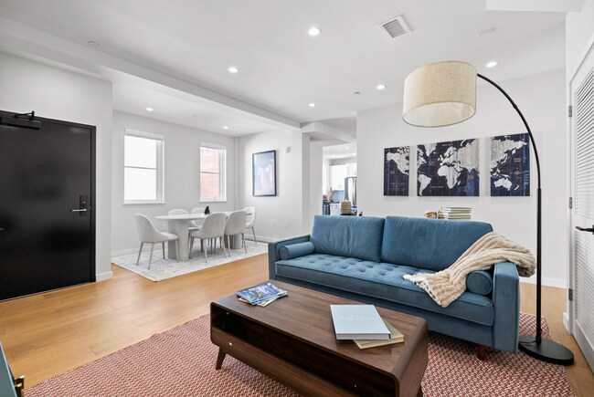 Building Photo - 693 Sutter St